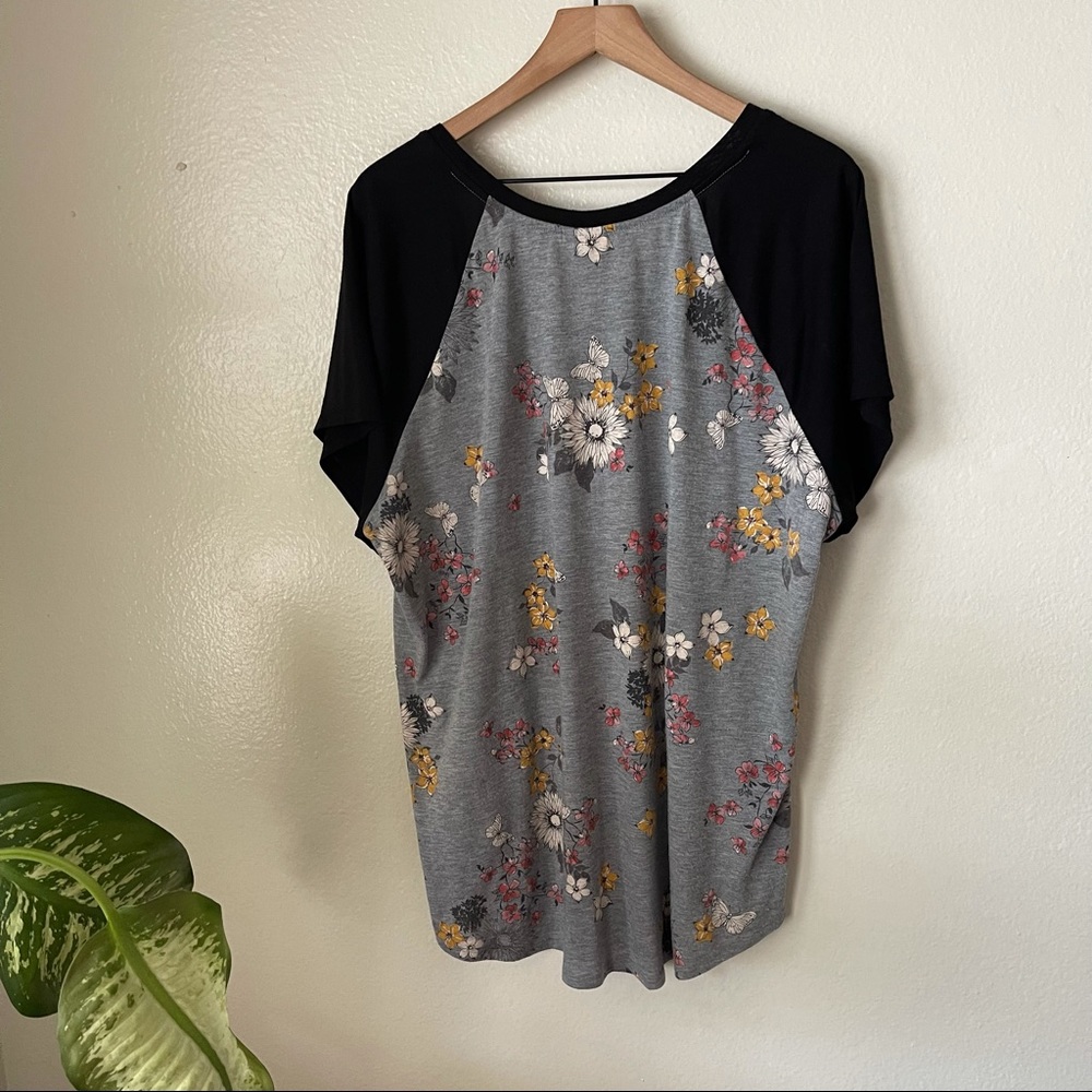 Torrid | Floral Raglan Tee - Picture 7 of 8